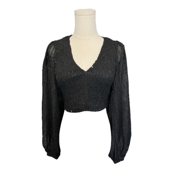 🆕 ✨ NWOT HYFVE Black Sequin Smocked Cropped Top | Women’s Sz M - Picture 1 of 9